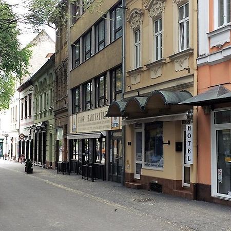 Appartamento Kucko Panzio Győr Esterno foto